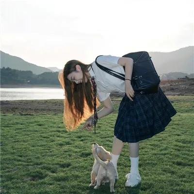 远离关闭的门